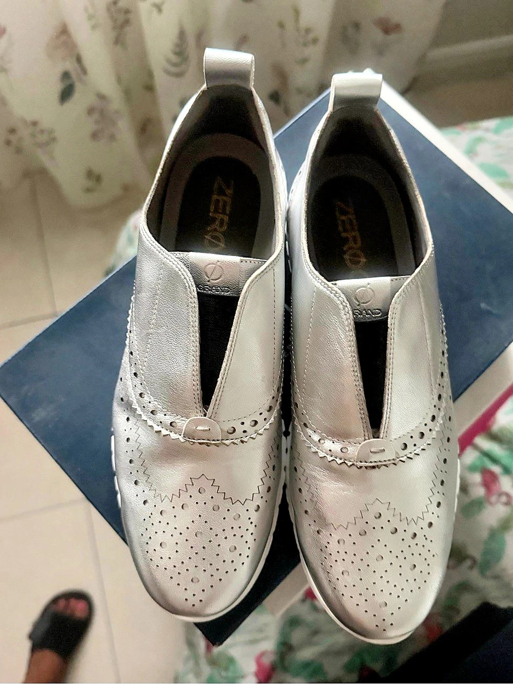 Cole Haan Zerogrand Wingtip Flats in Silver US 7.5 Like New